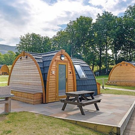 Dovestone Holiday Park Hotel Greenfield  Exterior photo