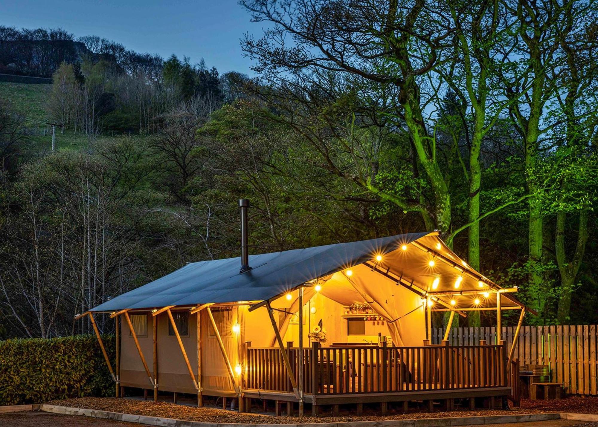 Dovestone Holiday Park Hotel Greenfield  Exterior photo